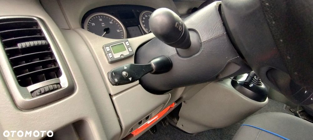 Opel Vivaro - 8
