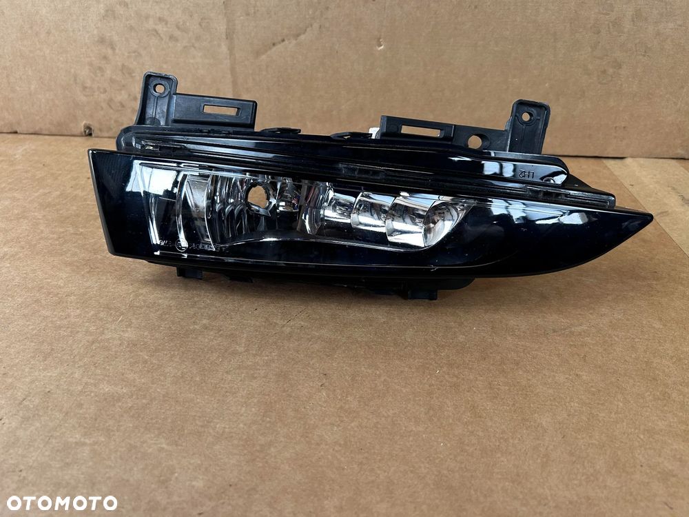 SKODA SCALA 657941699 HALOGEN PRZECIWMGIELNY LEWY PRZÓD PRZEDNI DARMOWA WYSYŁKA