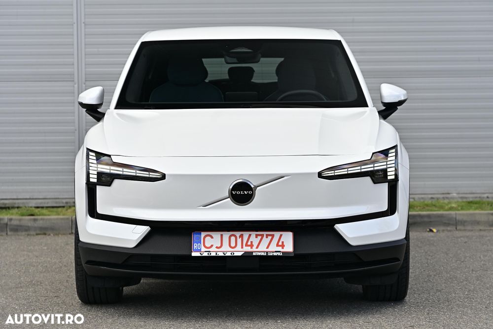 Volvo EX30 Single Motor Extended Range RWD Core - 29