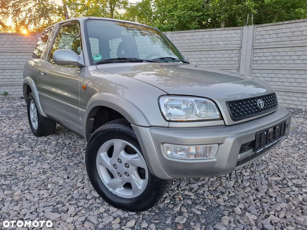 Toyota RAV4 2.0 Special - 23