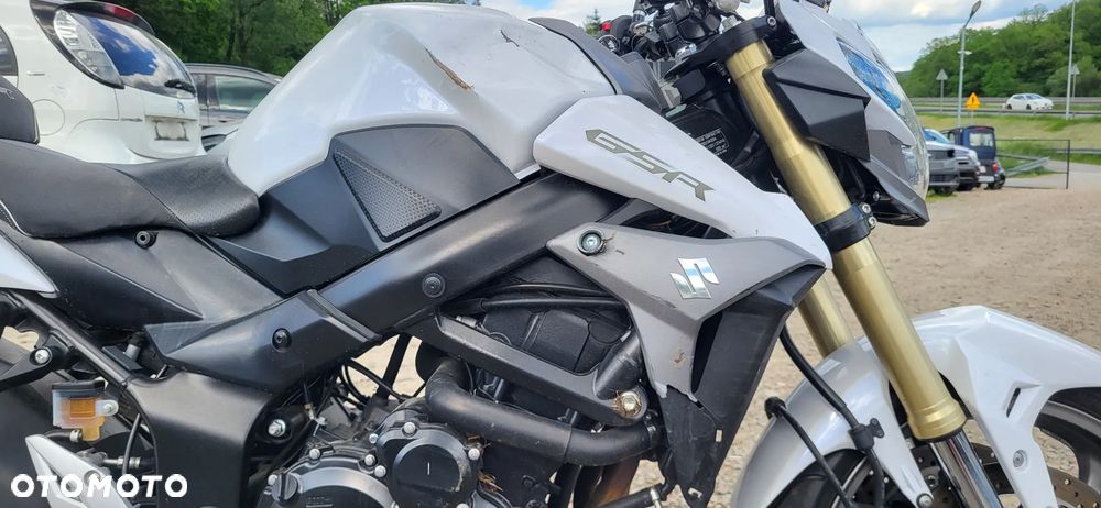 Suzuki GSR - 7