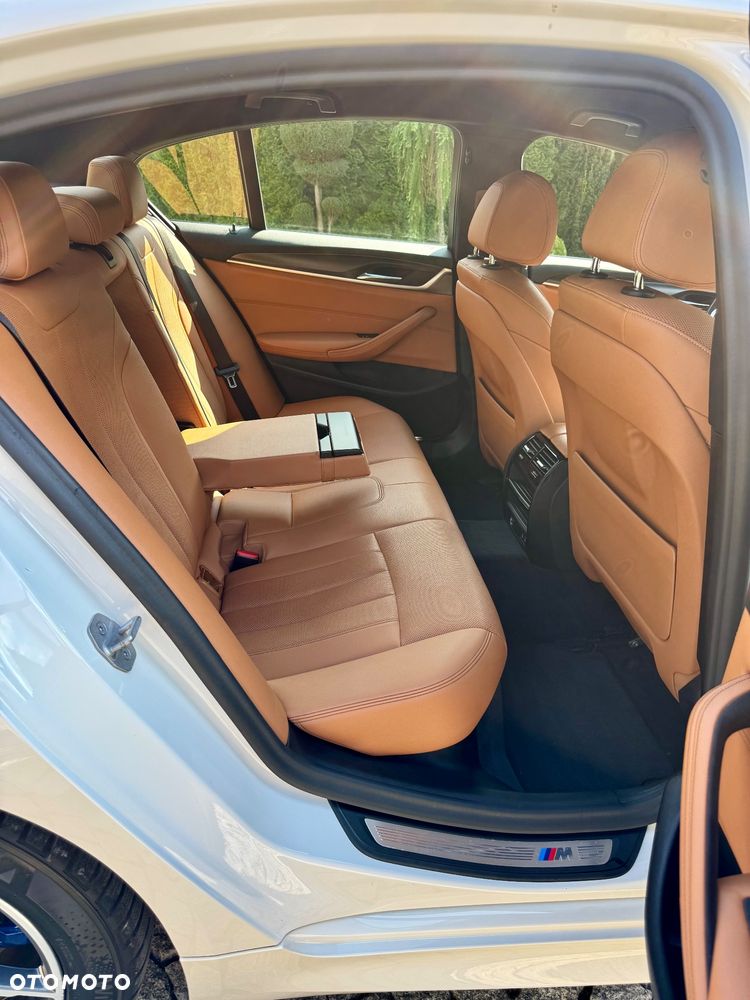 BMW Seria 5 520d M Sport - 15