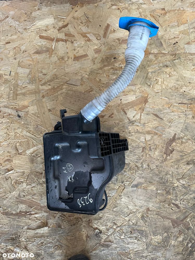 ZBIORNICZEK SPRYSKIWACZY AUDI A1 8X 6R0955453E - 1