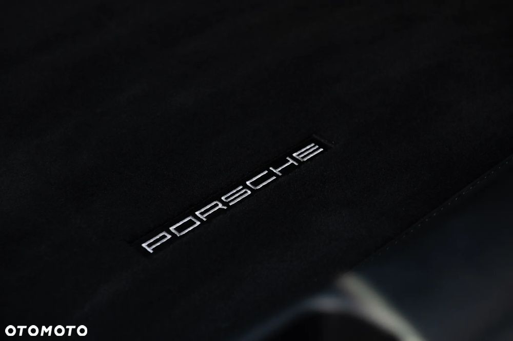Porsche 911 Carrera T-Hybrid 4 GTS - 27