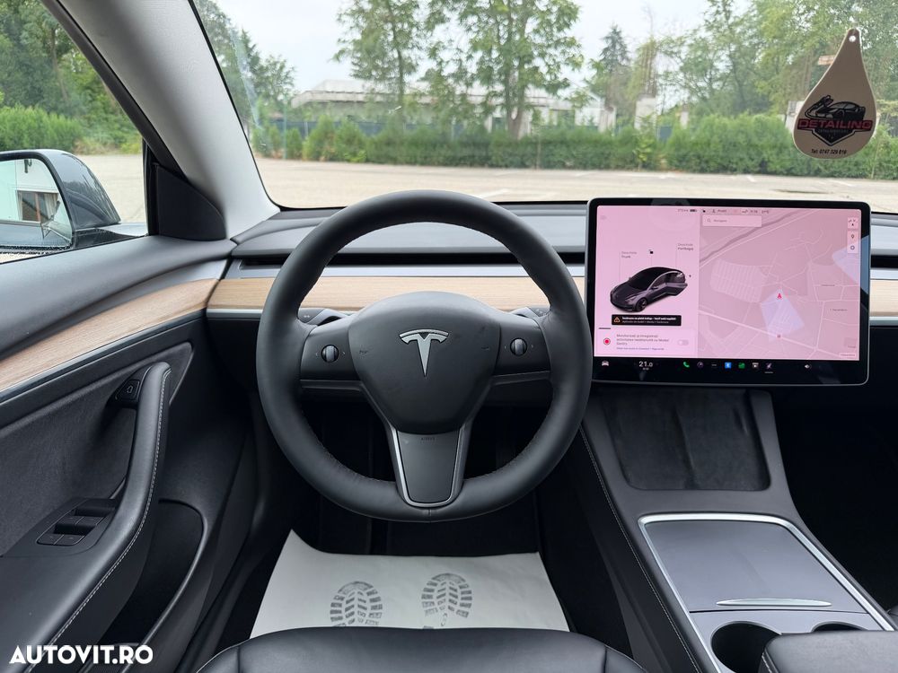 Tesla Model 3 - 9
