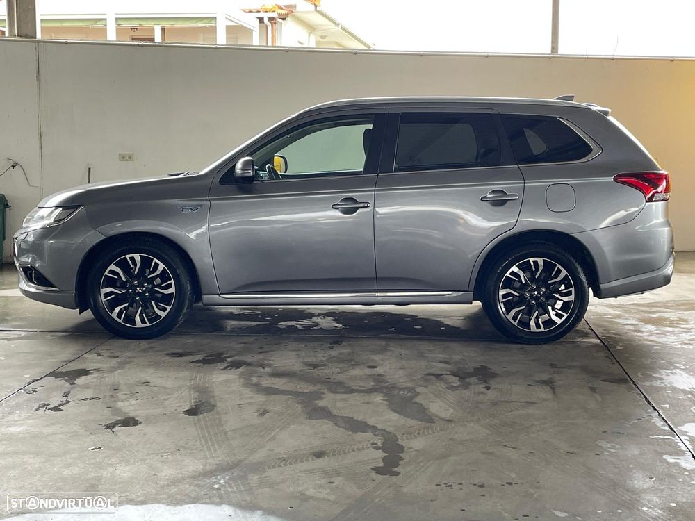 Mitsubishi Outlander 2.0 MIVEC Instyle Navi+ - 2