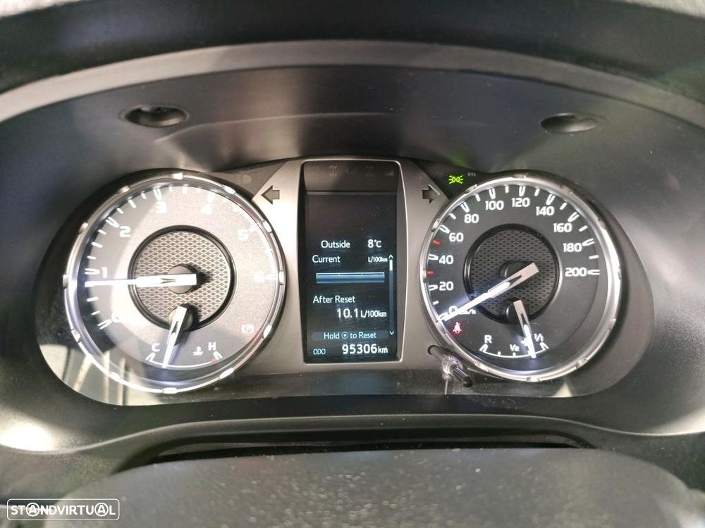 Toyota Hilux 2.4 D-4D 4WD CD CH - 6