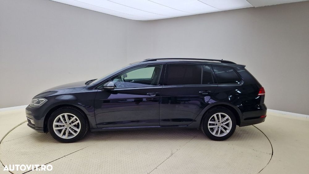 Volkswagen Golf - 10