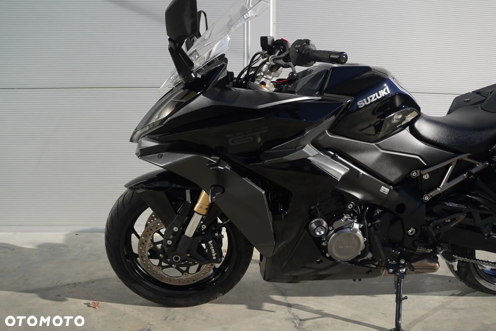 Suzuki GSX - 8