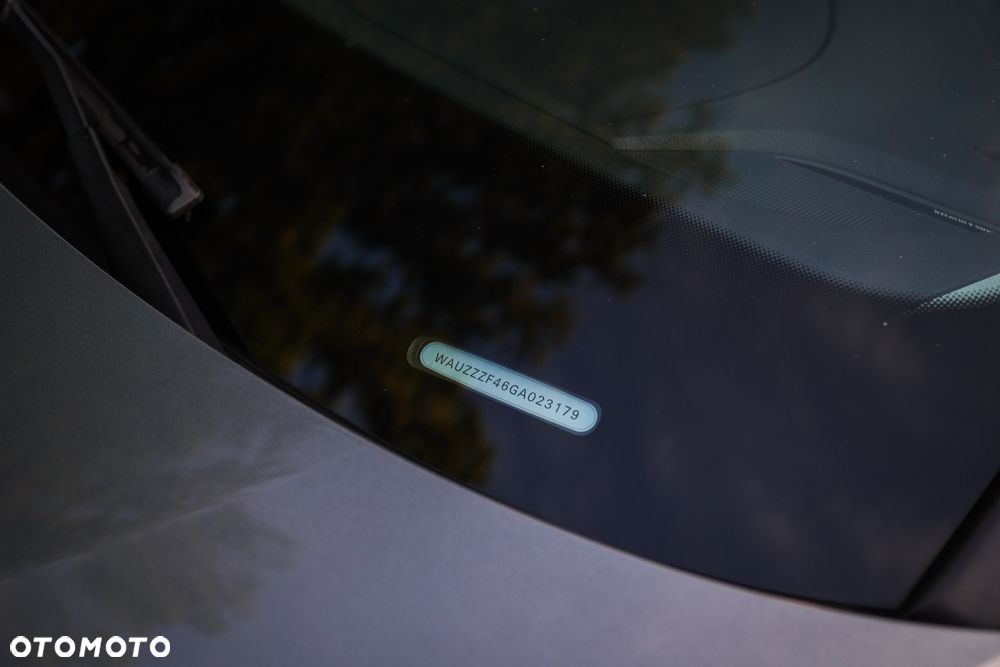 Audi A4 Avant 40 TDI quattro S tronic S line - 11