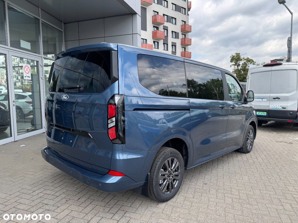 Ford Tourneo Custom - 7