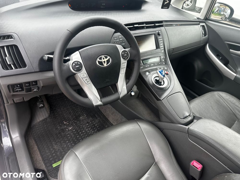 Toyota Prius 1.8 HSD Premium - 18