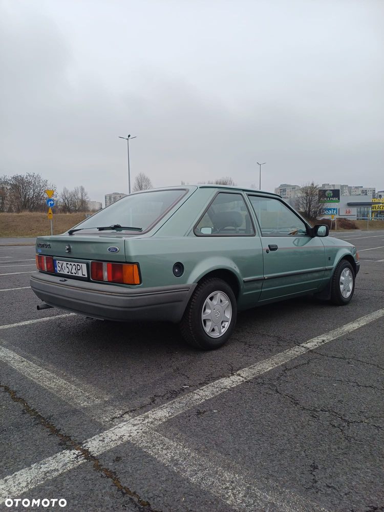 Ford Escort 1.3 C - 3