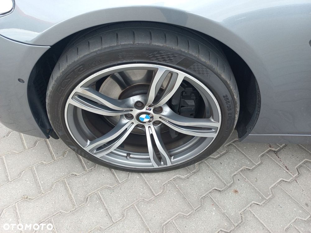 BMW Seria 5 550i - 26