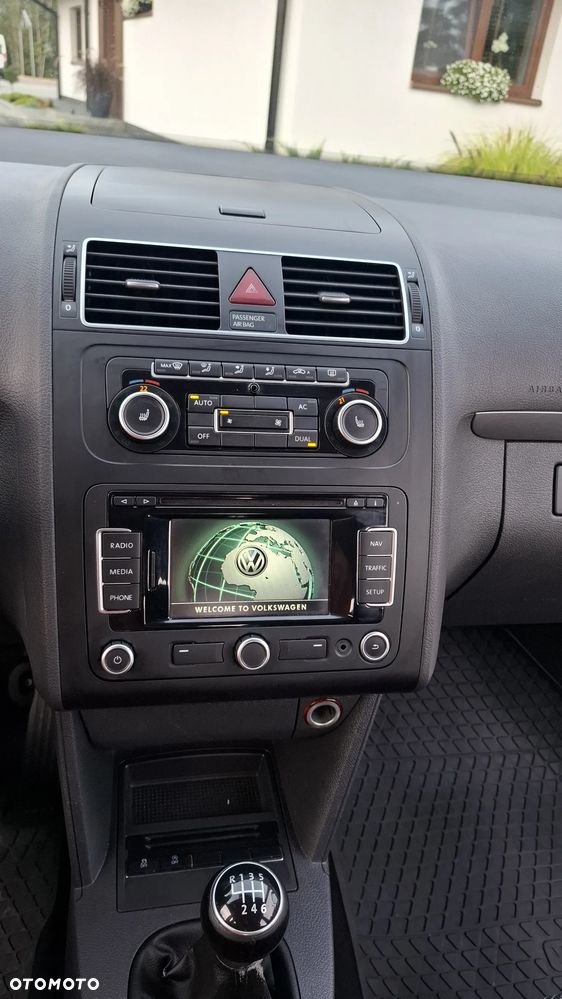 Volkswagen Touran - 23