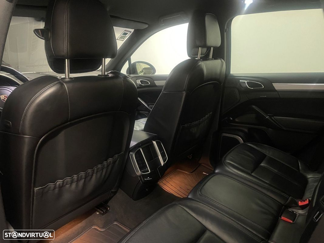Porsche Cayenne S Hybrid - 39