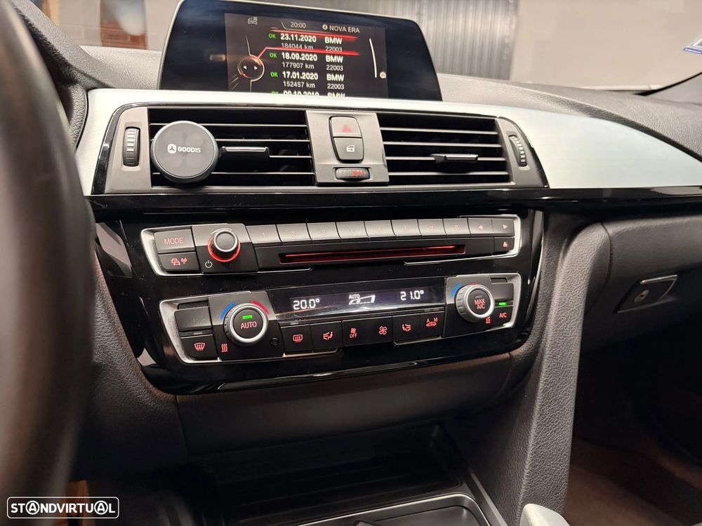 BMW 330 e iPerformance M Sport - 12