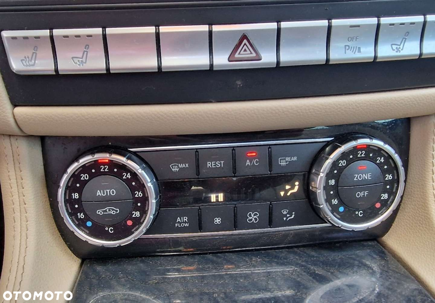 Mercedes-Benz CLS - 32