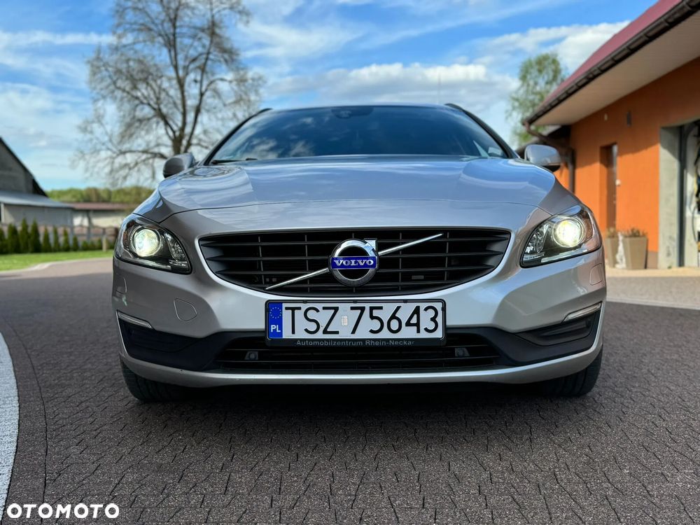 Volvo V60 D4 Momentum - 13