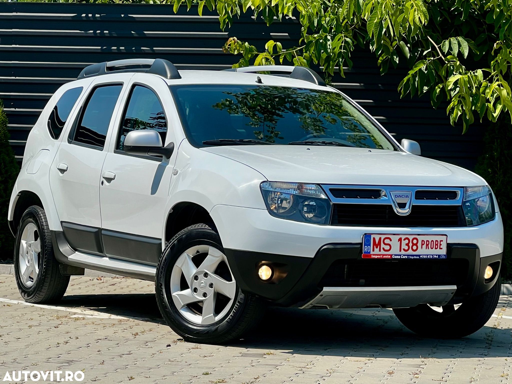 Dacia Duster 1.6 4x4 Laureate - 1