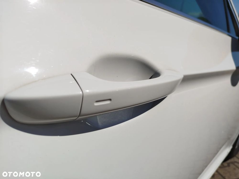 Volkswagen Passat Variant 2.0 TDI EVO Business DSG - 19