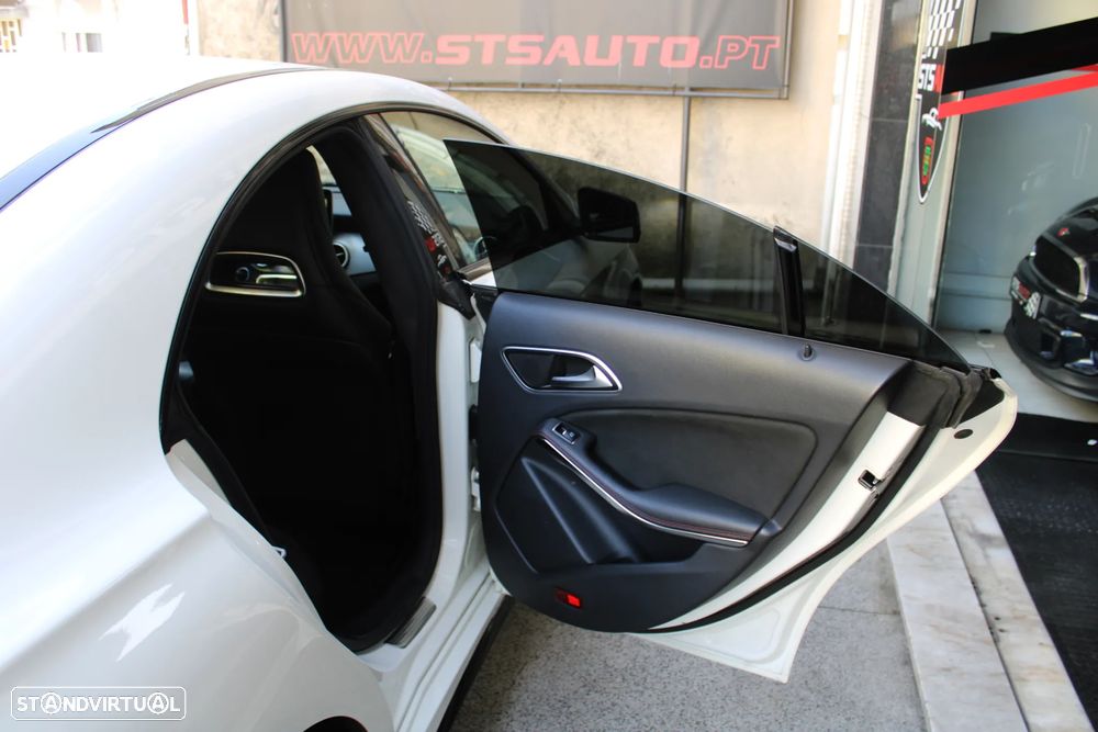 Mercedes-Benz CLA 200 (CDI) d AMG Line - 27