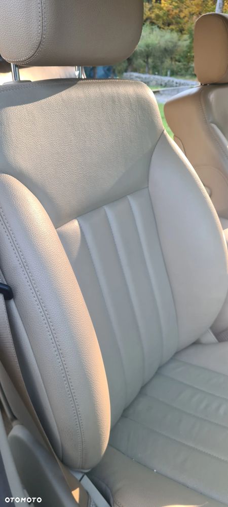 Mercedes-Benz ML 350 4-Matic - 23