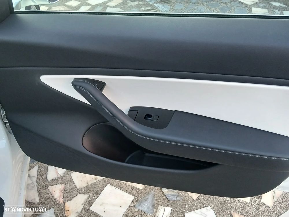 Tesla Model 3 Long Range AWD Dual Motor - 24