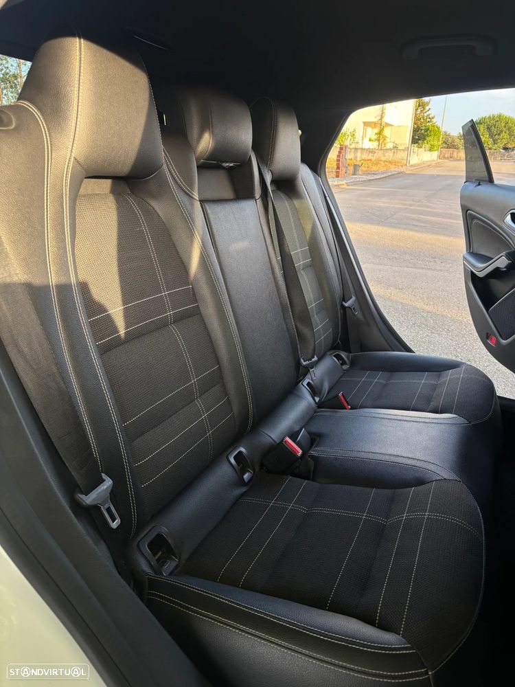 Mercedes-Benz CLA 180 d 7G-DCT Urban - 12