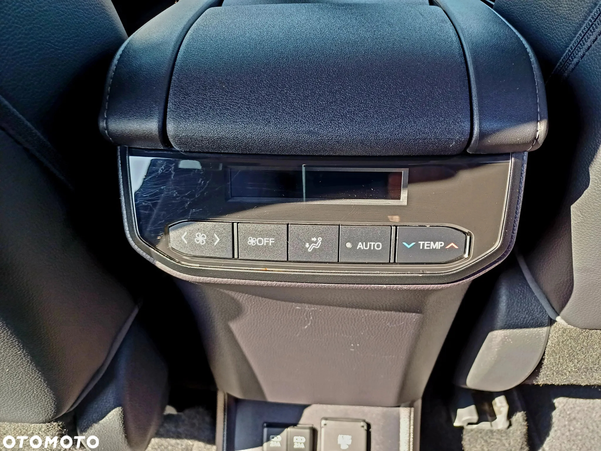 Toyota Grand Highlander - 22