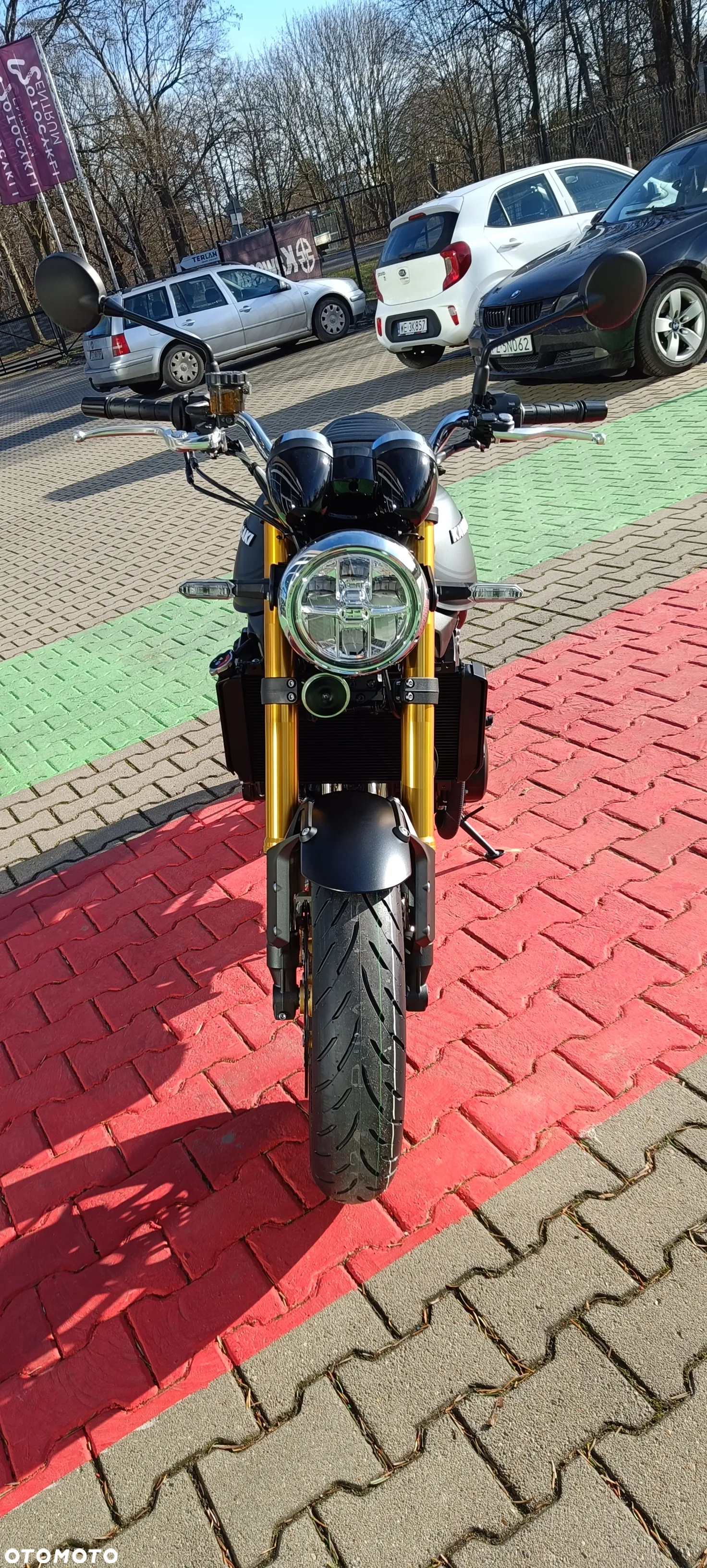 Kawasaki Z 900 RS - 7