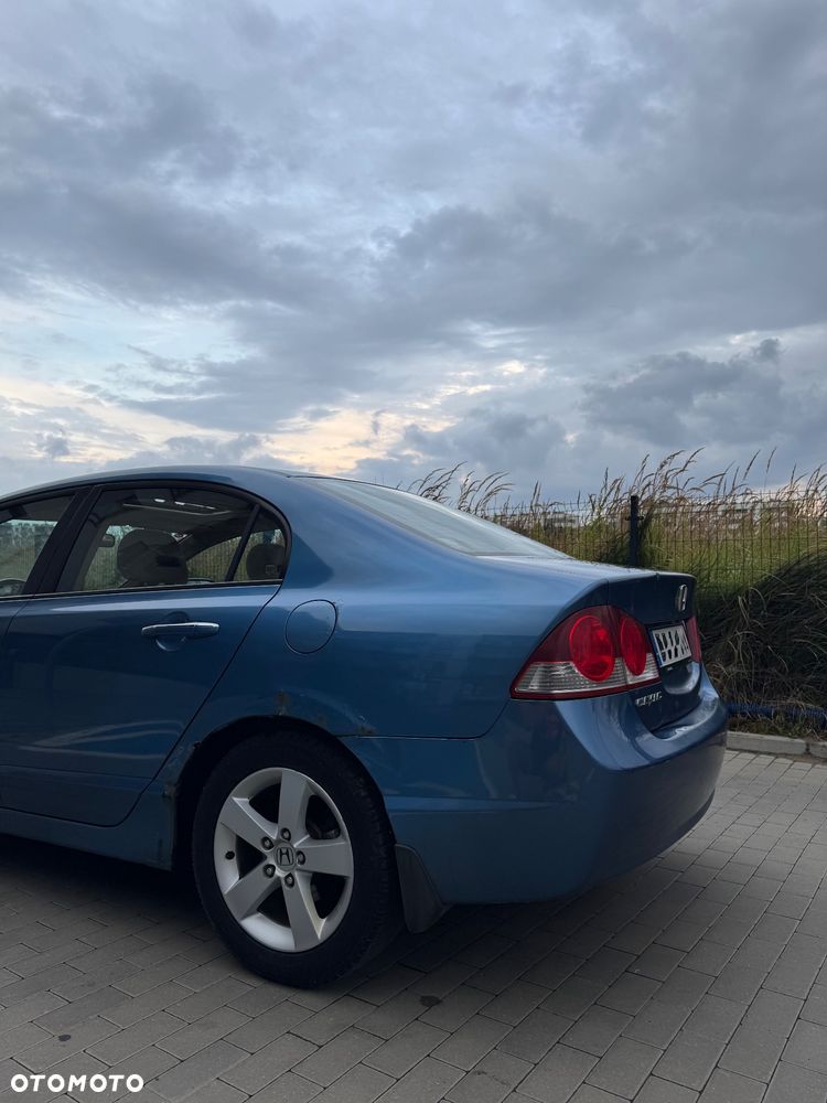Honda Civic 1.8 Comfort - 13