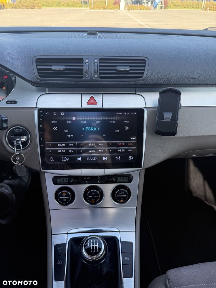 Volkswagen Passat 2.0 TDI DPF Highline - 13