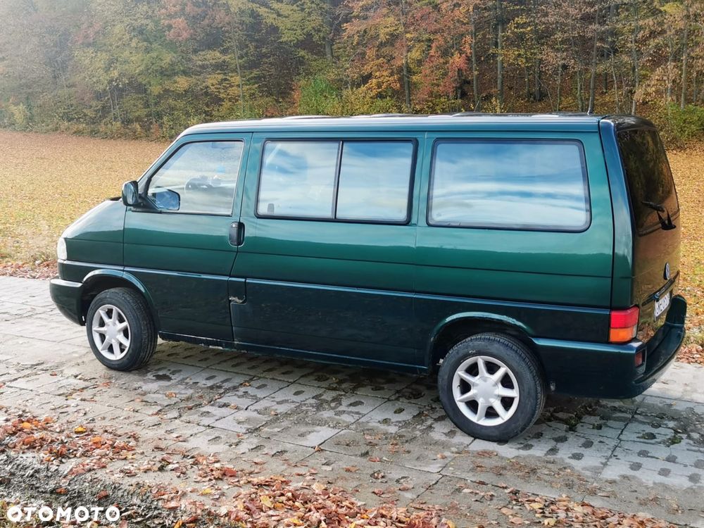 Volkswagen Caravelle Basis / CL - 8