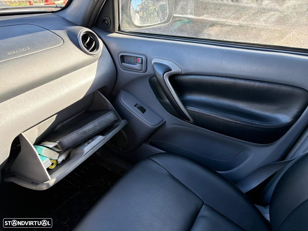 Toyota RAV4 2.0 D-4D TA - 18