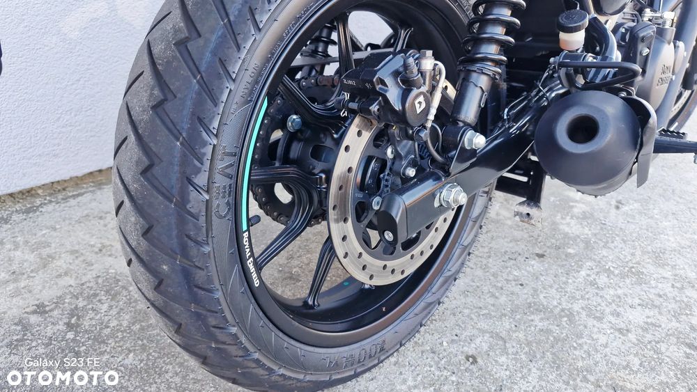 Royal Enfield HNTR - 16