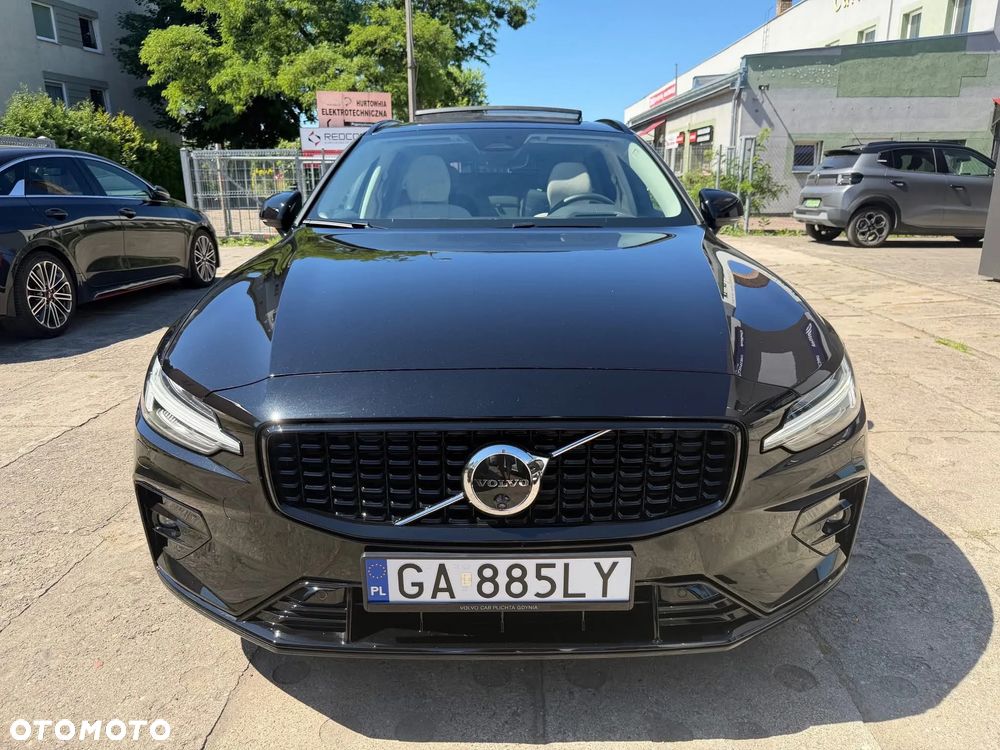 Volvo V60 B4 B Ultra Dark - 1