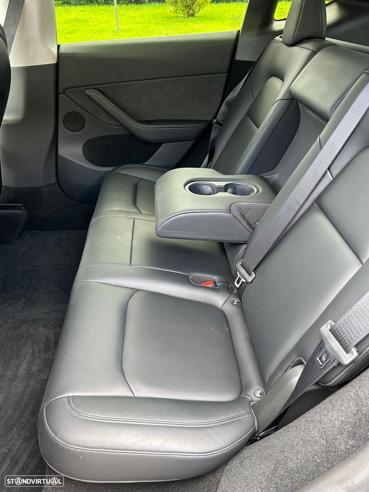 Tesla Model Y 2024 photo 4