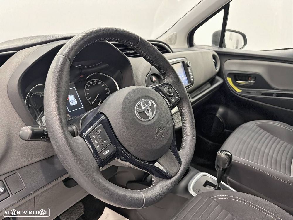 Toyota Yaris 1.5 HSD Exclusive - 12