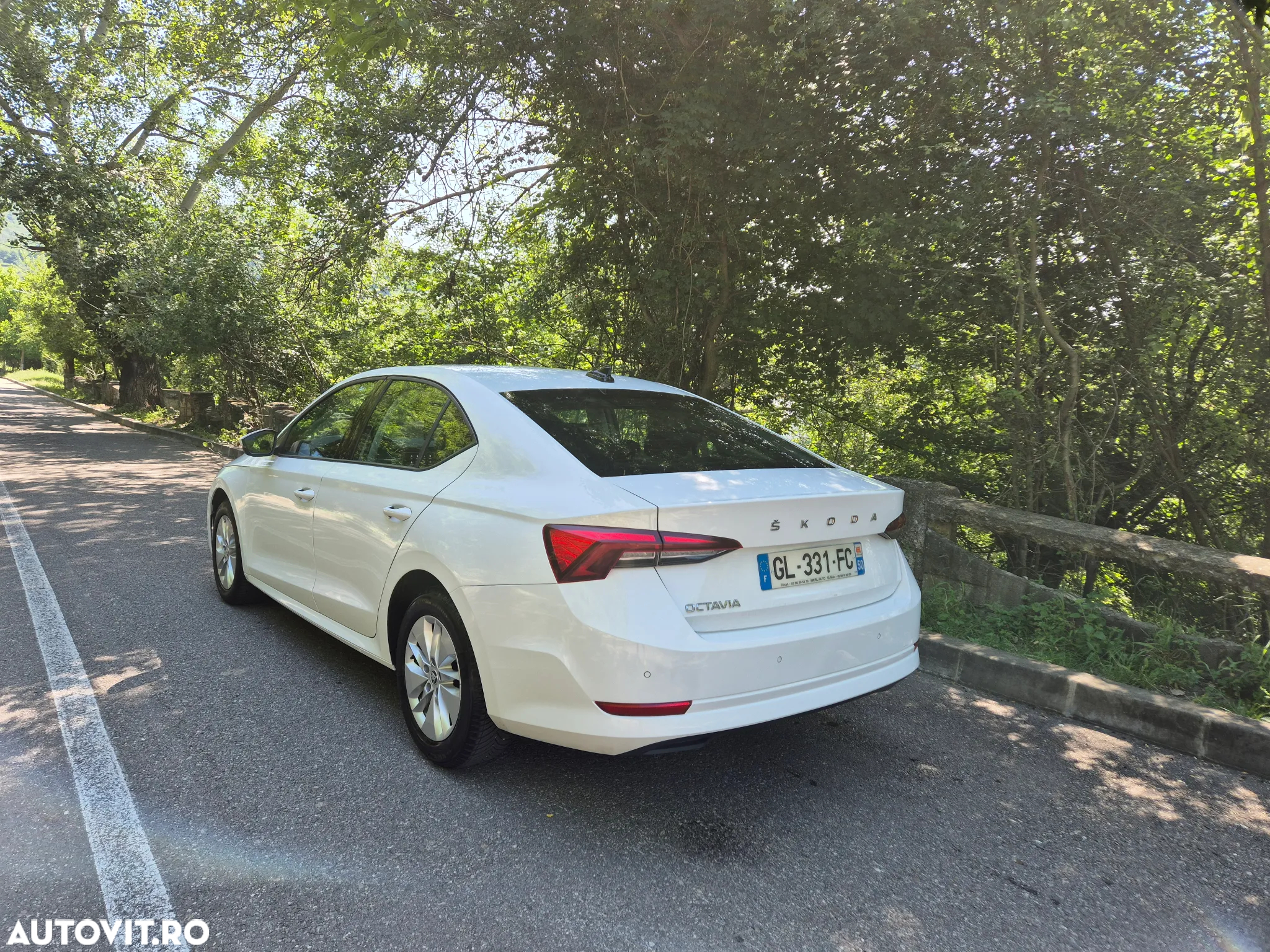 Skoda Octavia 2.0 TDI DSG Ambition - 4
