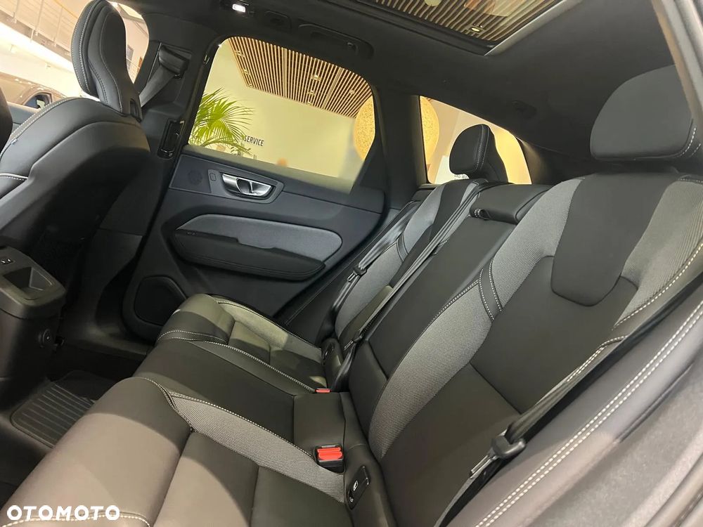 Volvo XC 60 T8 Plug-In Hybrid AWD Ultimate Black Edition - 24