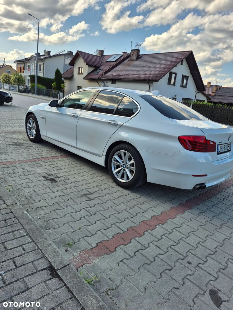 BMW Seria 5 528i xDrive - 4
