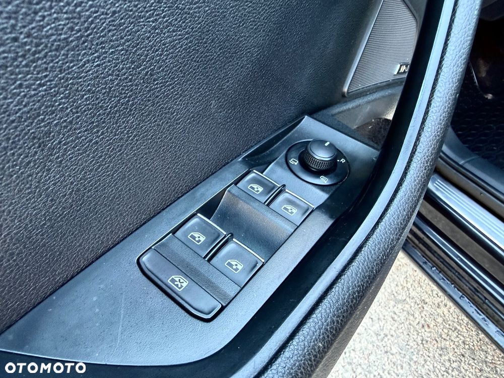 Skoda Superb 2.0 TDI L&K DSG - 30
