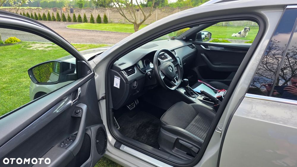 Skoda Octavia 2.0 TDI RS DSG - 9