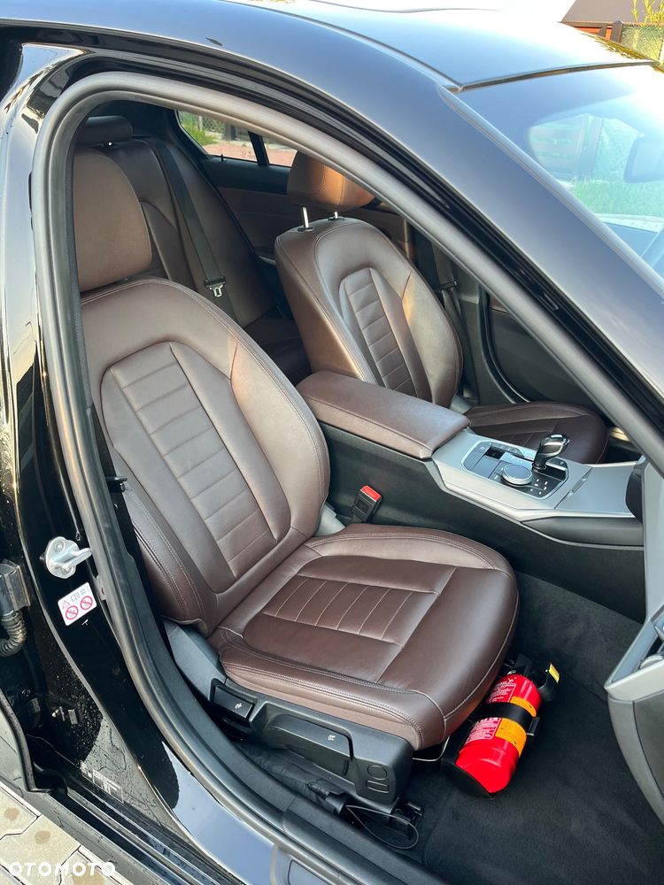 BMW Seria 3 318d Advantage - 28