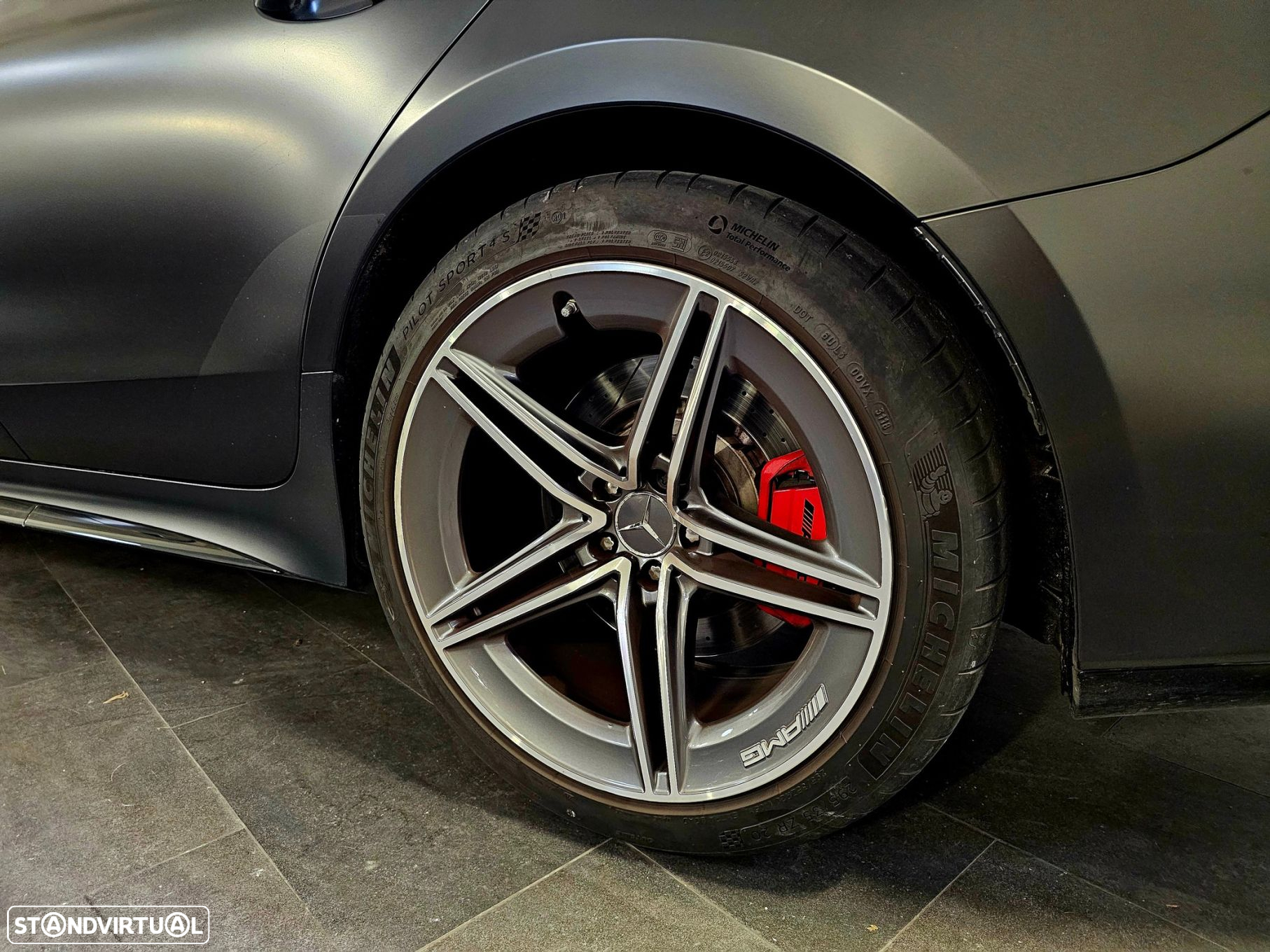 Mercedes-Benz AMG GT 63 4Matic+ - 35