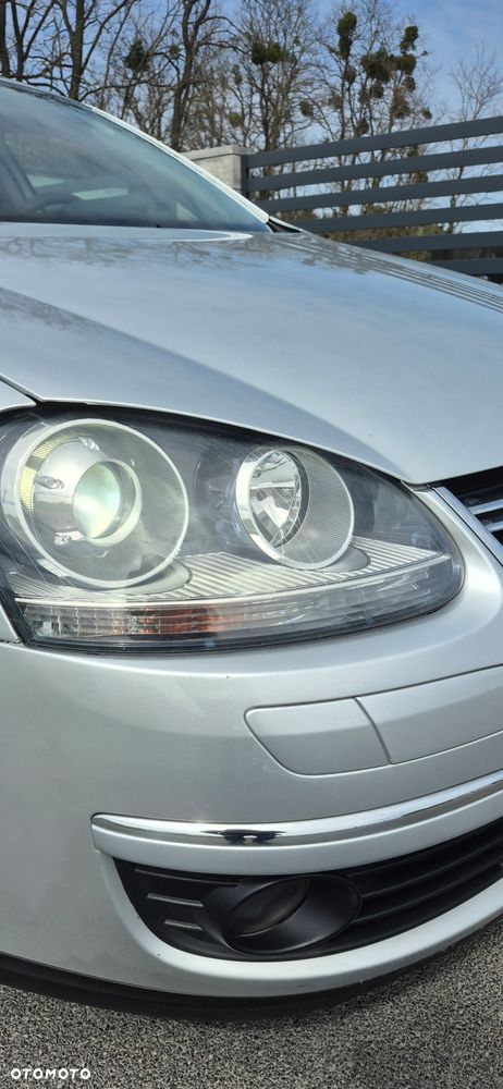 Volkswagen Jetta 2.0 TDI Comfortline - 12