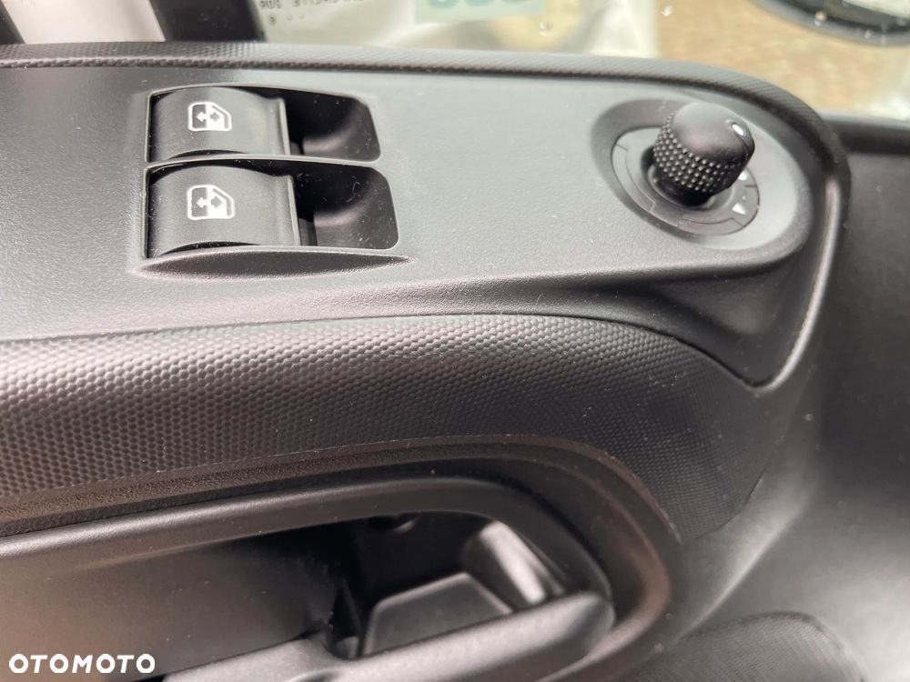 Iveco Daily Izoterma Winda - 12