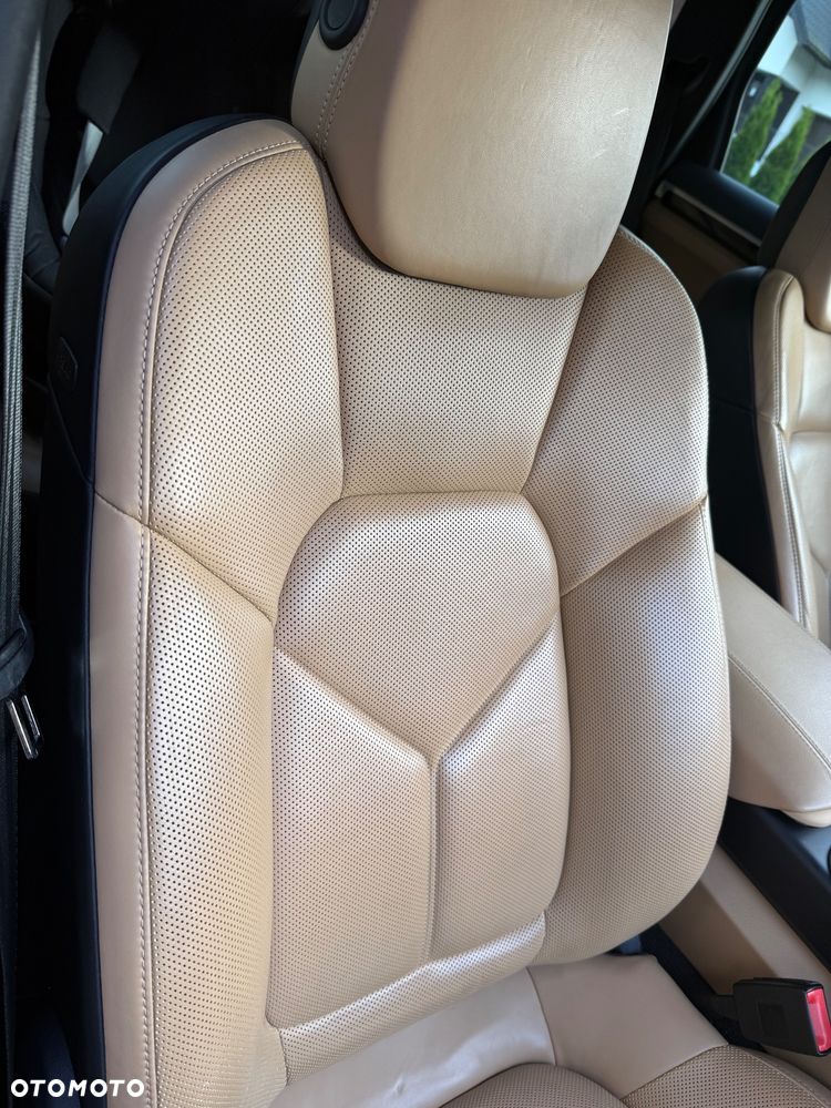Porsche Cayenne - 10