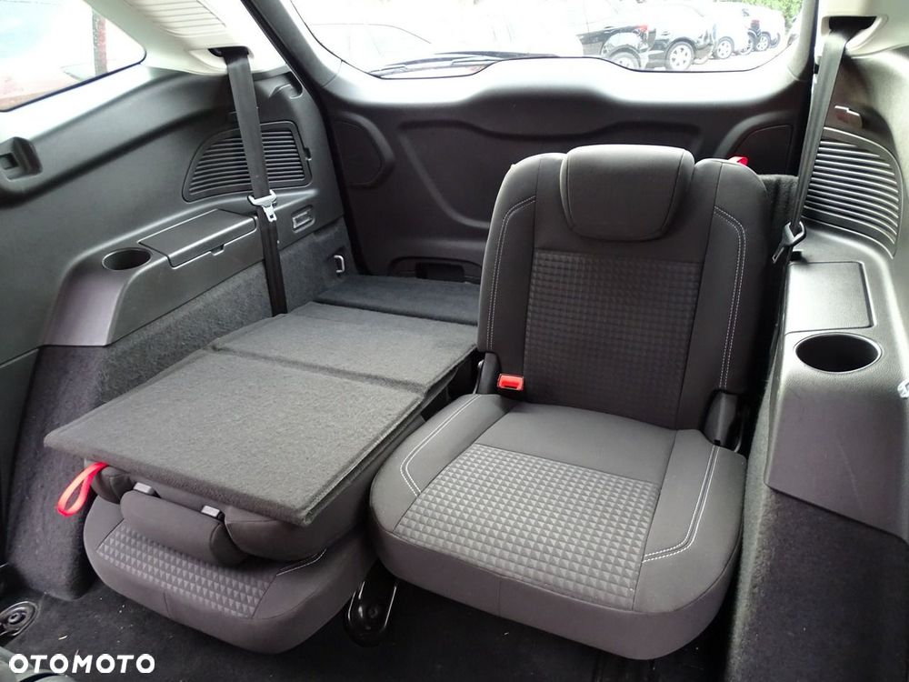 Ford Grand C-MAX - 27